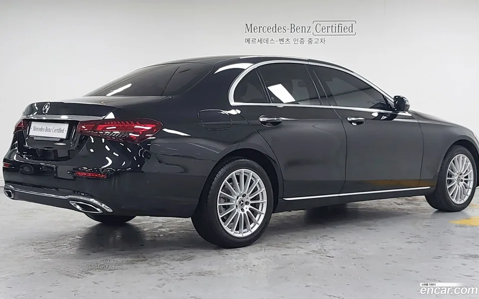 Mercedes-Benz E-Class E250 2023 — миниатюра 2