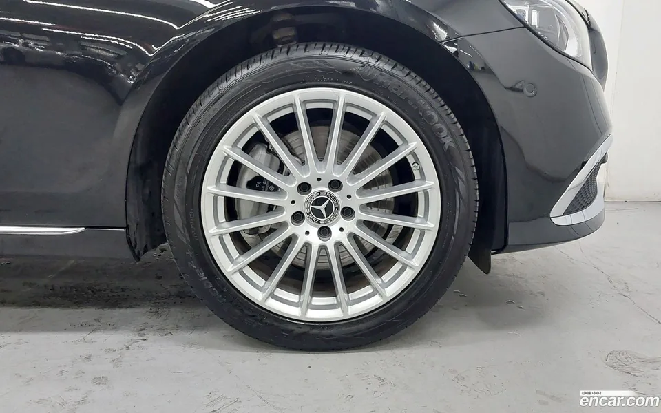 Mercedes-Benz E-Class E250 2023 — миниатюра 5