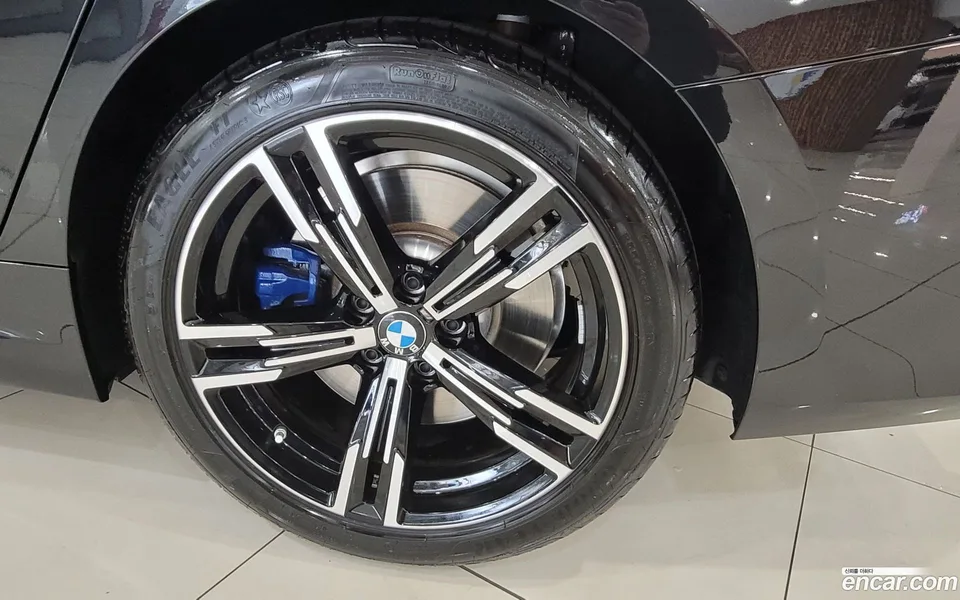 BMW 3 Series 320i M 2023 — миниатюра 5