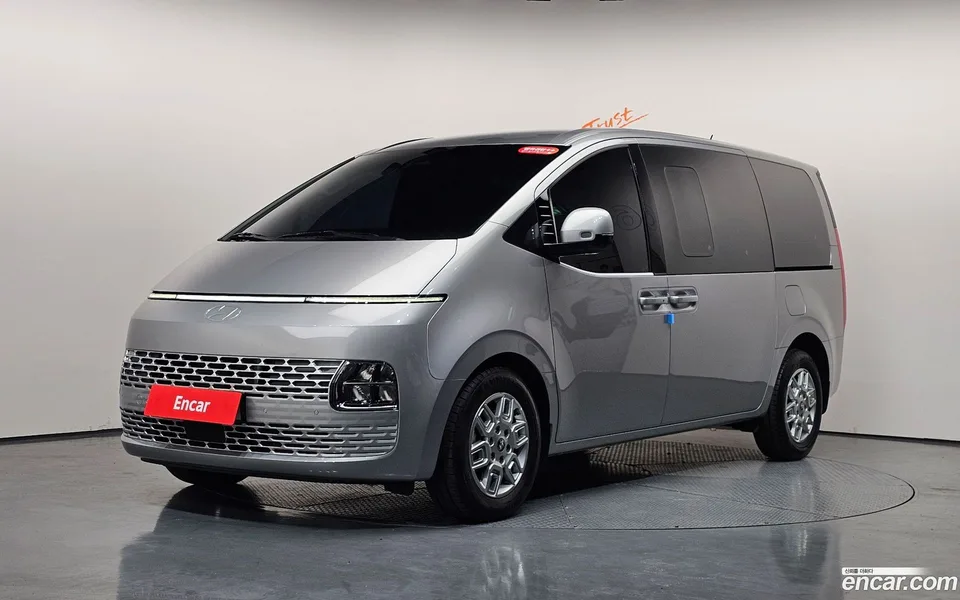 Hyundai Staria 3 2025 — фото 1, купить с доставкой в Москву