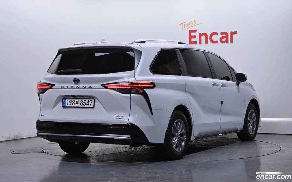 Toyota Sienna 2.5 AWD 2022 — миниатюра 2