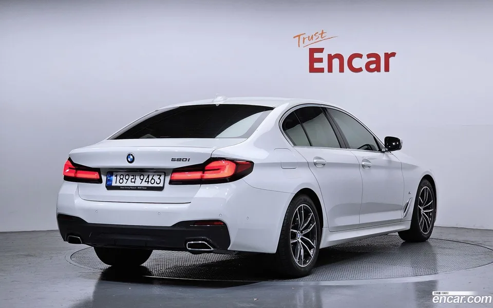 BMW 5 Series 520i M 2022 — миниатюра 2
