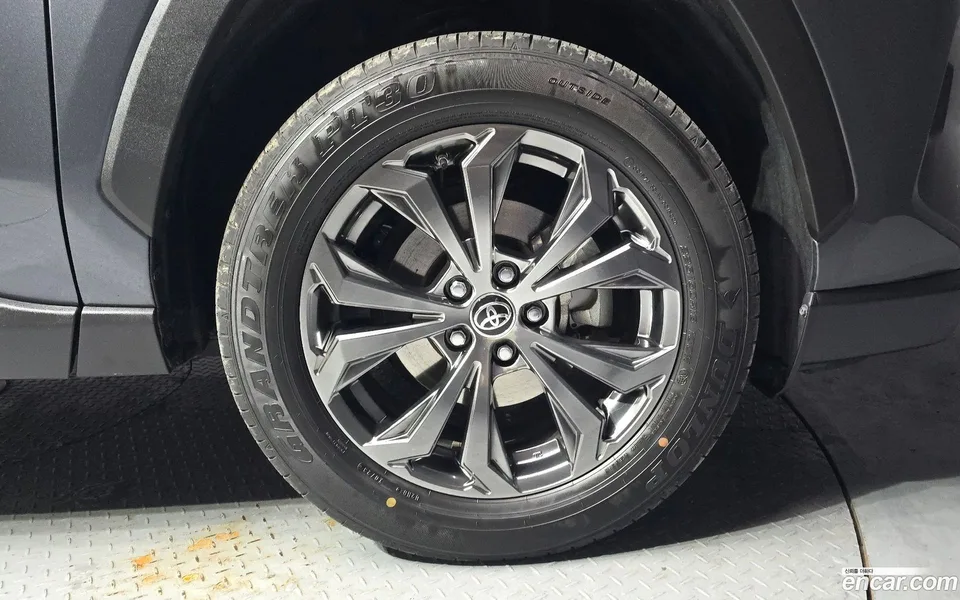 Toyota RAV4 2.5 4WD LTD 2023 — миниатюра 5