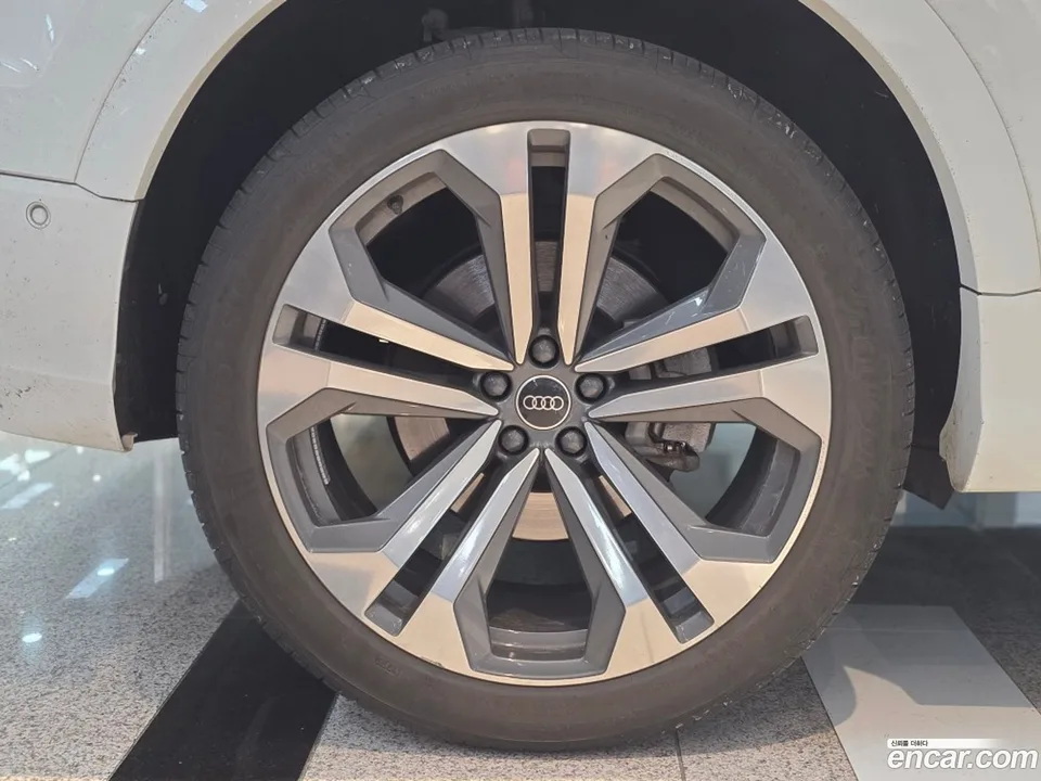 Audi Q8 (4M) 55 TFSI 2023 — миниатюра 5