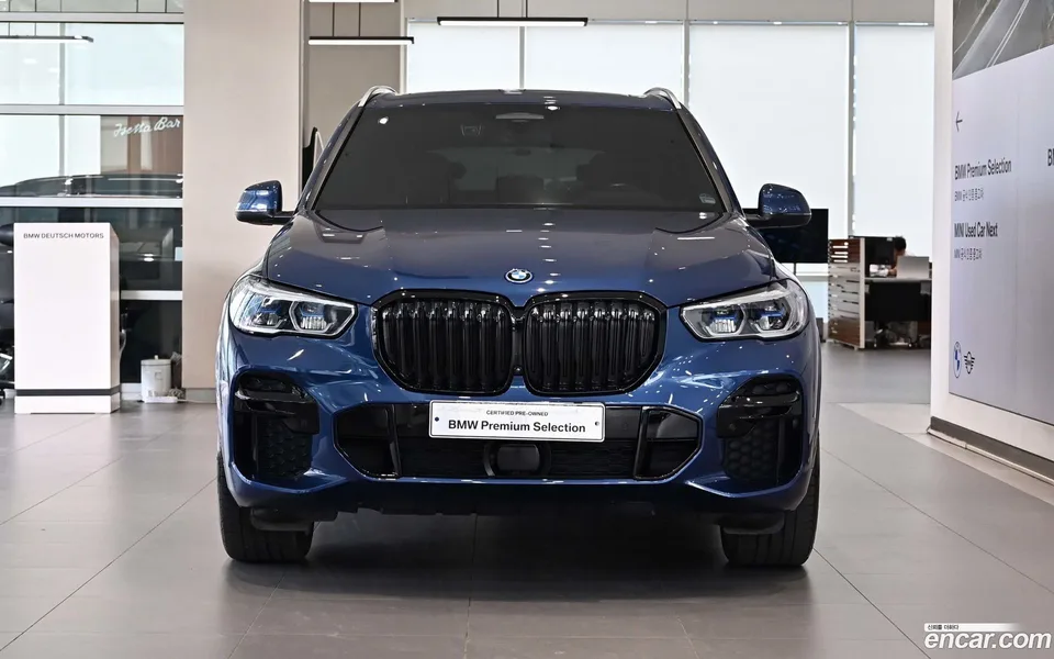 BMW X5 xDrive 45e M 2023 — миниатюра 2