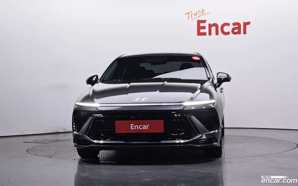 Hyundai Sonata The Edge Hybrid 2023 — миниатюра 3