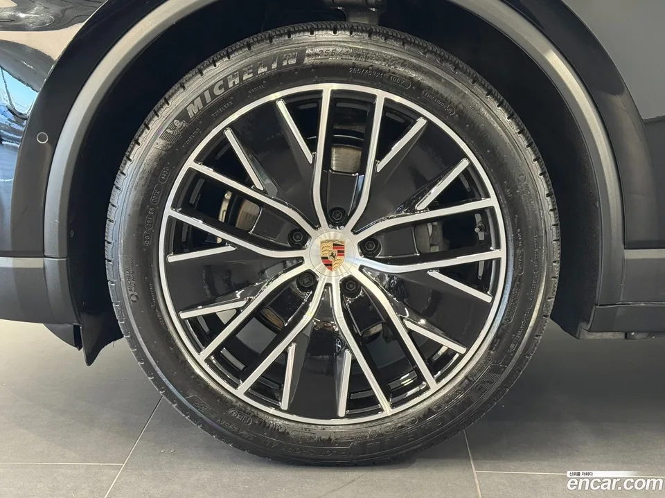 Porsche Macan Electric 4 2025 — миниатюра 5