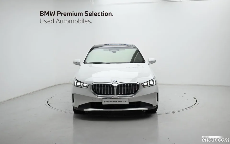 BMW 5 Series 520i 2025 — миниатюра 3