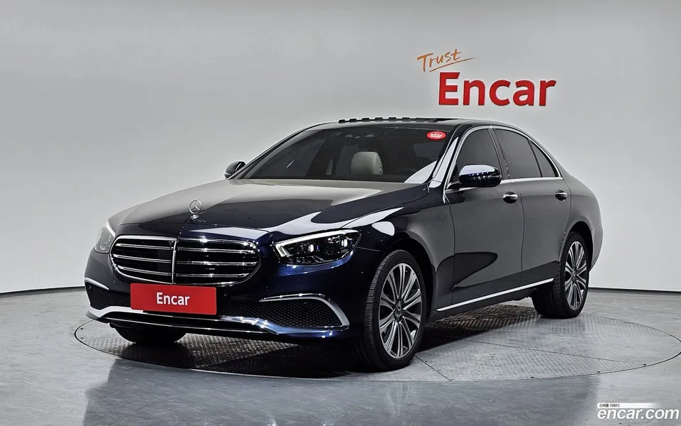 Mercedes-Benz E-Class E300e 4MATIC 2023 — фото 1, купить с доставкой в Москву