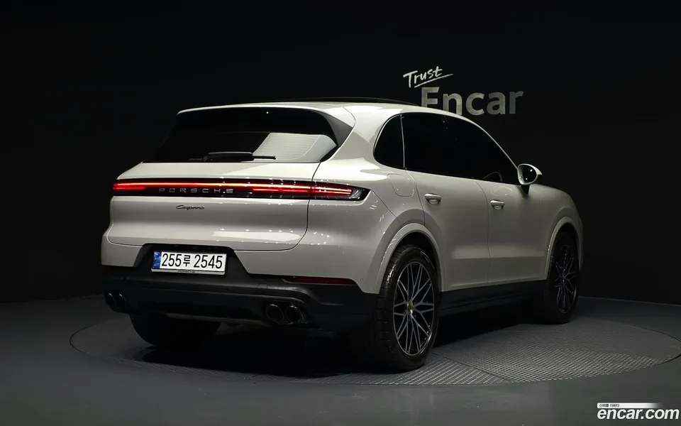Porsche Cayenne 3.0 2024 — миниатюра 2