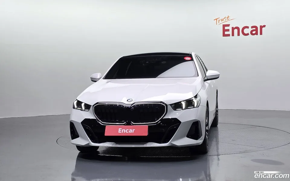 BMW 5 Series 530i xDrive M 2025 — миниатюра 3