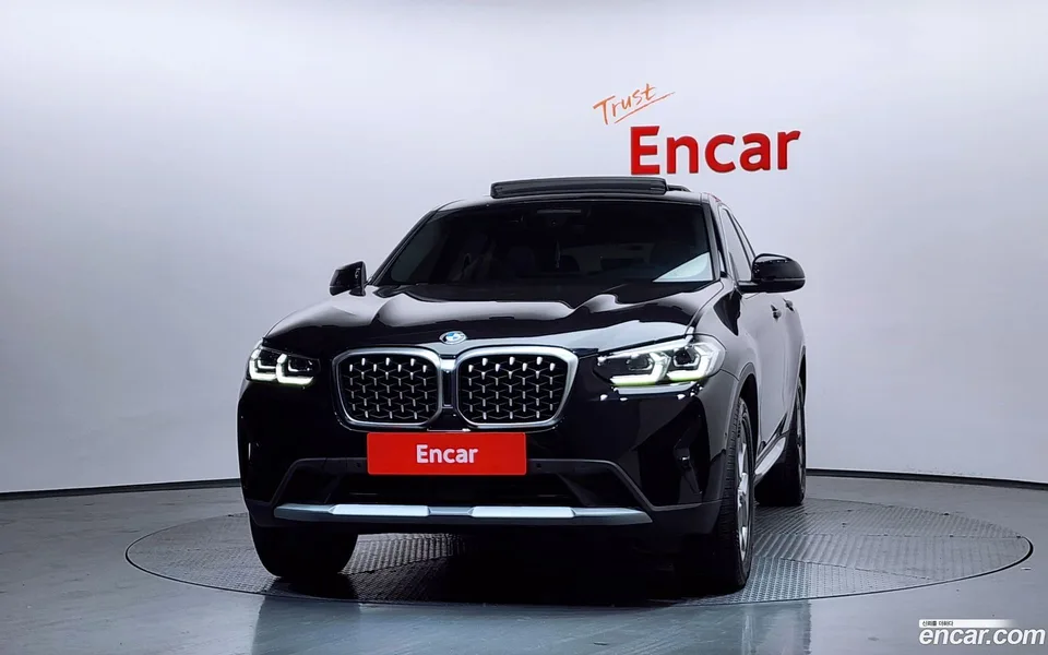 BMW X4 xDrive20i xLine 2023 — миниатюра 3