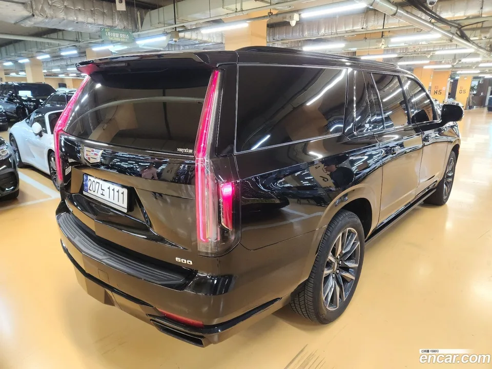 Cadillac Escalade 6.2 ESV 2023 — миниатюра 2