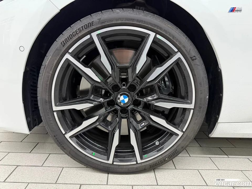 BMW 8 Series M850i xDrive 2025 — миниатюра 5