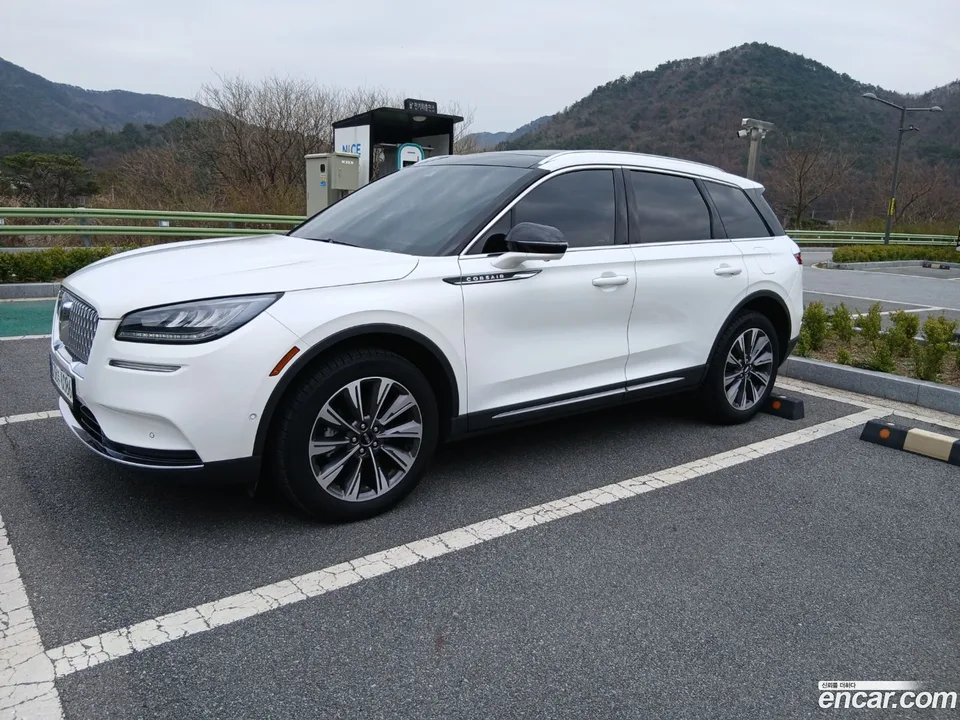 Lincoln Corsair 2.0 AWD 2022 — миниатюра 3