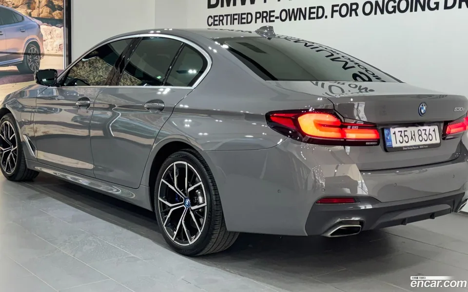 BMW 5 Series 530e M 2022 — миниатюра 2