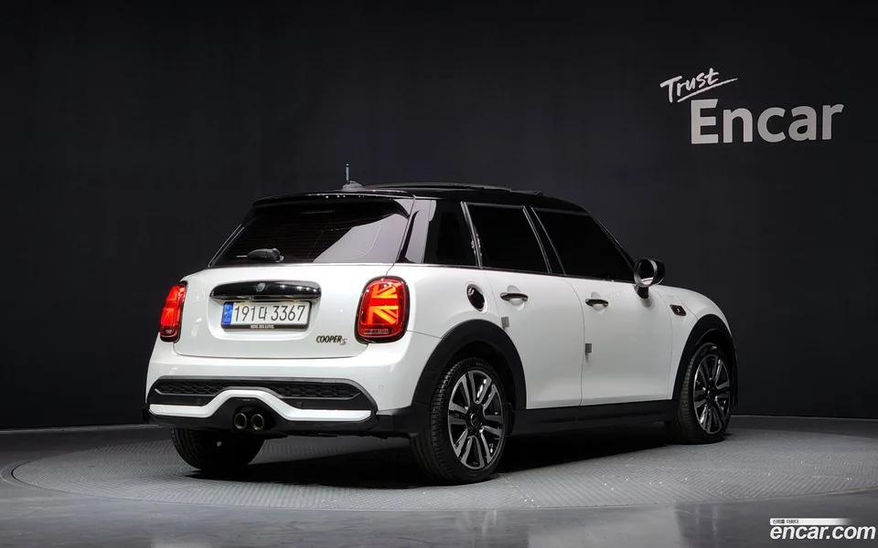 MINI Cooper S 5 2023 — миниатюра 2
