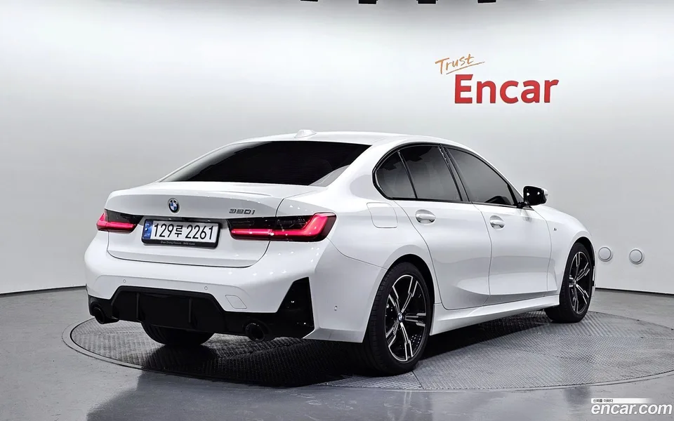 BMW 3 Series 320i M 2022 — миниатюра 2