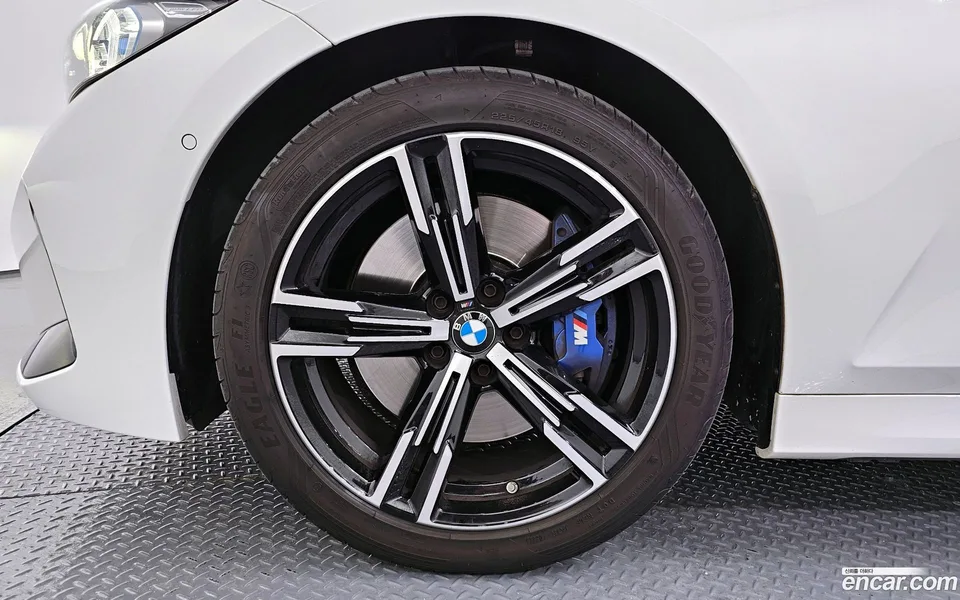 BMW 3 Series 320i M 2022 — миниатюра 5