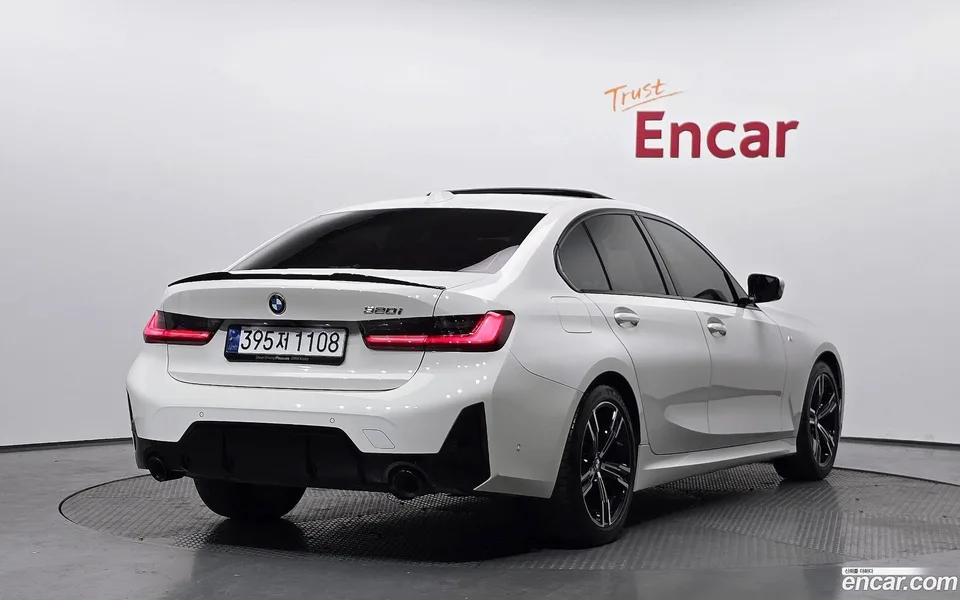 BMW 3 Series 320i M 2023 — миниатюра 2