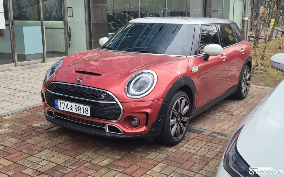 MINI Cooper S Clubman 2023 — фото 1, купить с доставкой в Москву