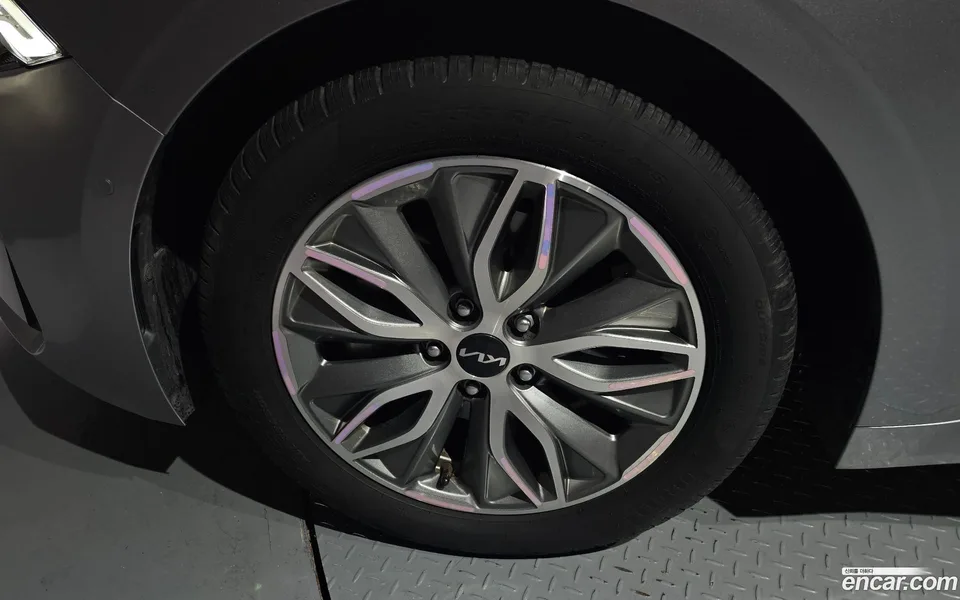 Kia K5 Hybrid 2023 — миниатюра 5
