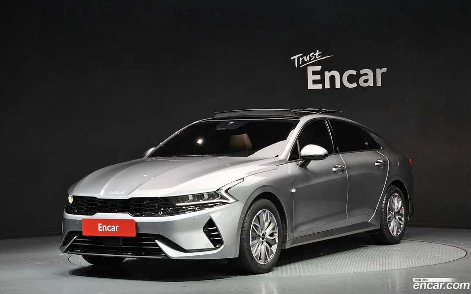 Kia K5 Hybrid 2023 — фото 1, купить с доставкой в Москву