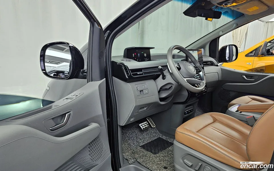 Hyundai Staria L3.5 9 2024 — миниатюра 5