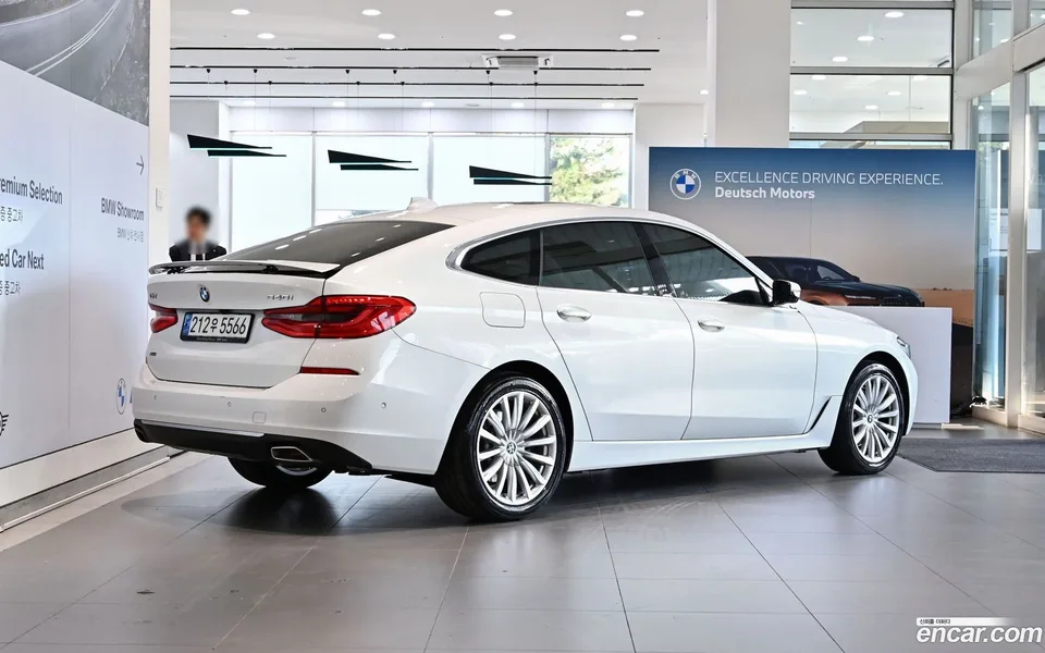 BMW 6 Series GT 630i xDrive 2023 — миниатюра 2