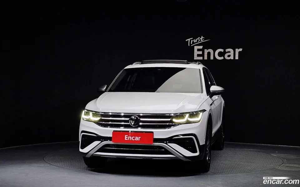 Volkswagen Tiguan Allspace 2.0 TSI 2023 — миниатюра 3