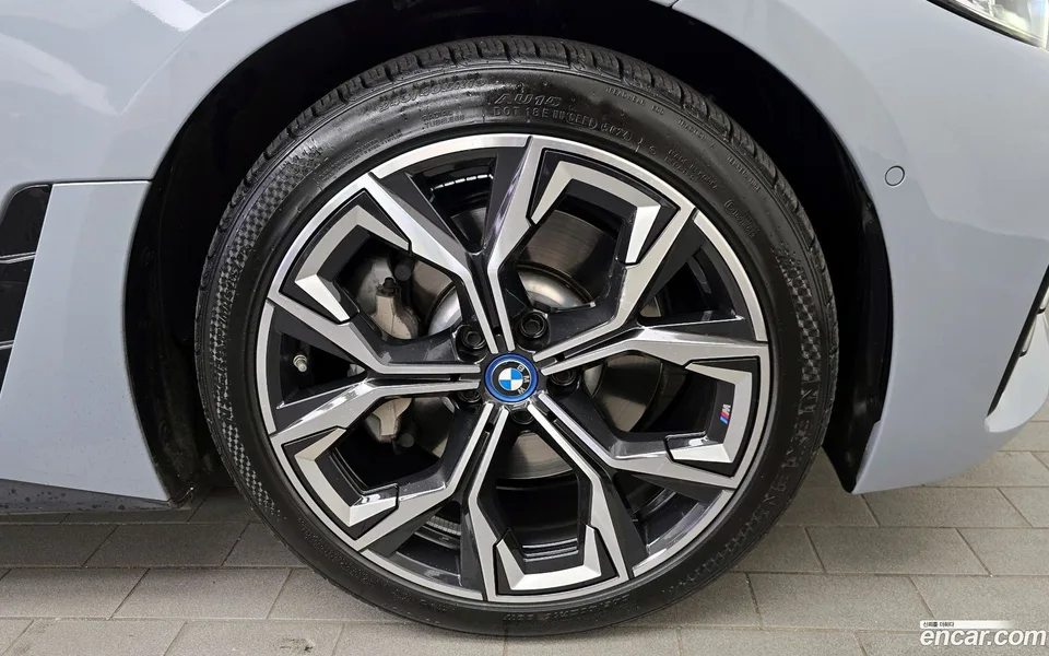 BMW i4 eDrive40 M 2022 — миниатюра 5