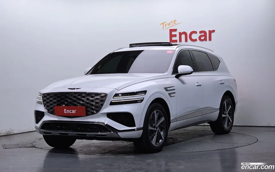 Genesis GV80 2.5T 2WD 2024 — фото 1, купить с доставкой в Москву