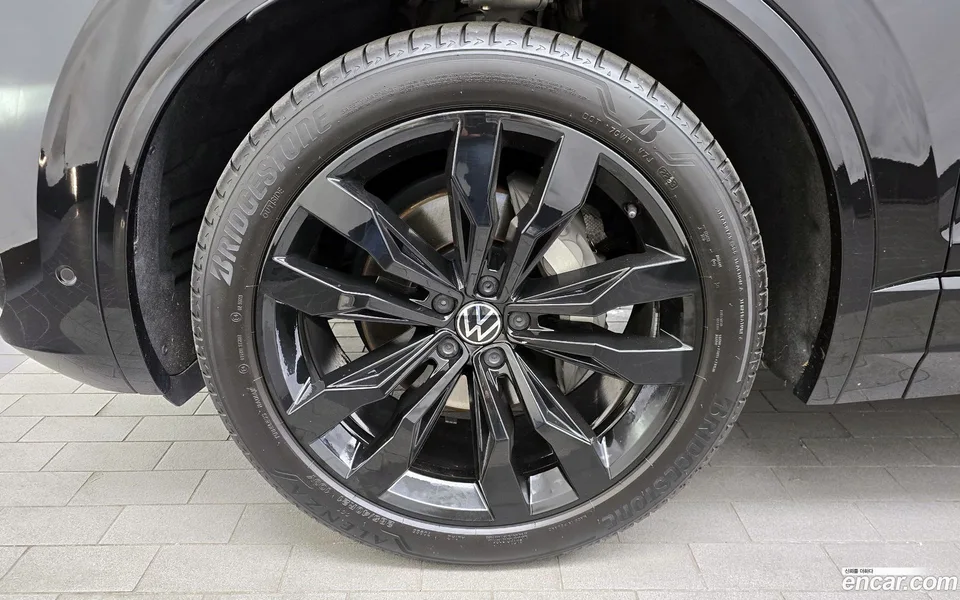 Volkswagen Touareg 3.0 TDI R-Line 2023 — миниатюра 5