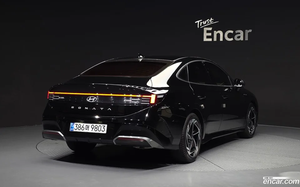 Hyundai Sonata The Edge Hybrid 2023 — миниатюра 2