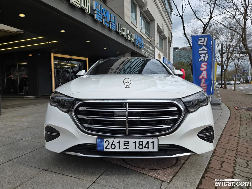 Mercedes-Benz E-Class E300 4MATIC 2024 — миниатюра 3