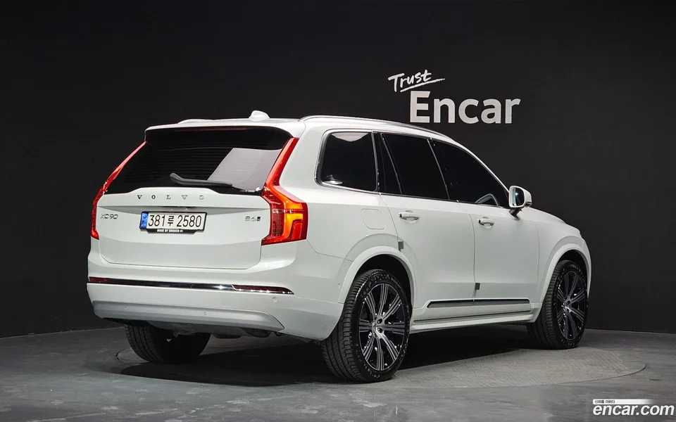 Volvo XC90 B6 2022 — миниатюра 2