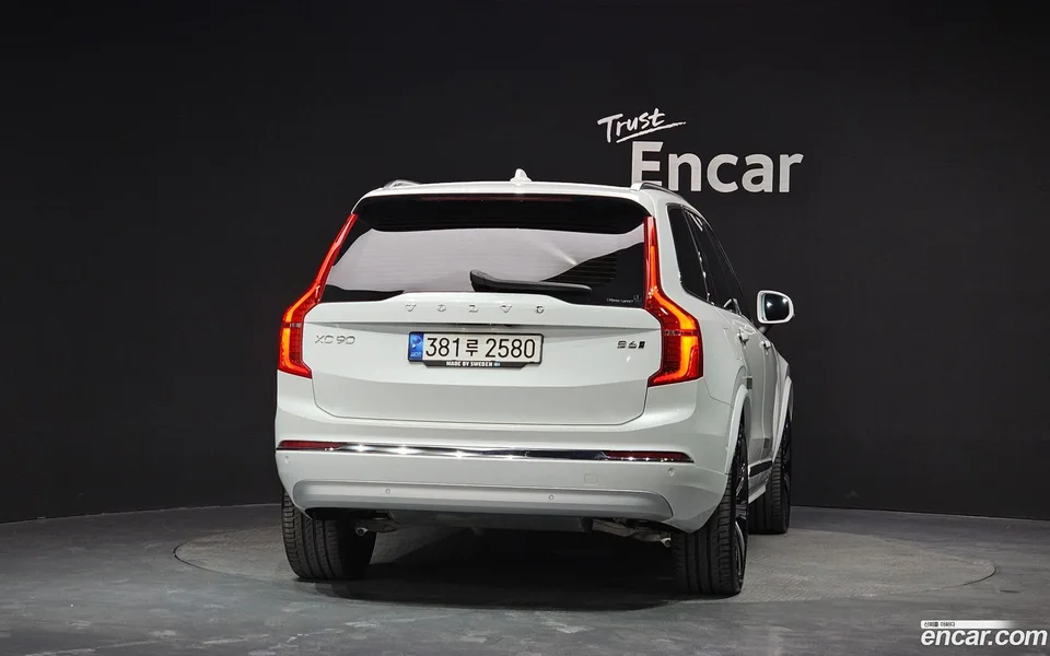 Volvo XC90 B6 2022 — миниатюра 4
