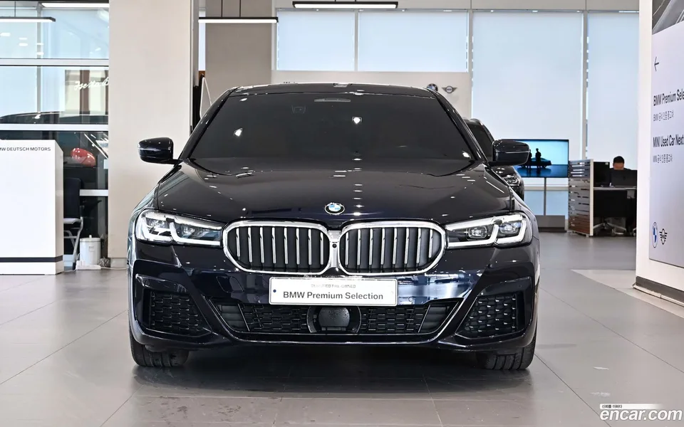BMW 5 Series 520i M 2023 — миниатюра 2
