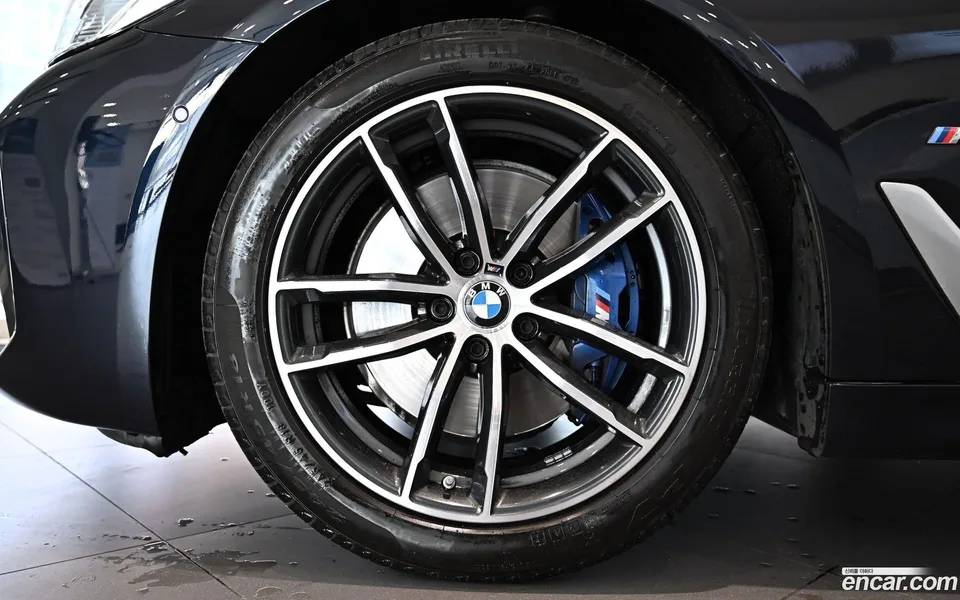 BMW 5 Series 520i M 2023 — миниатюра 5