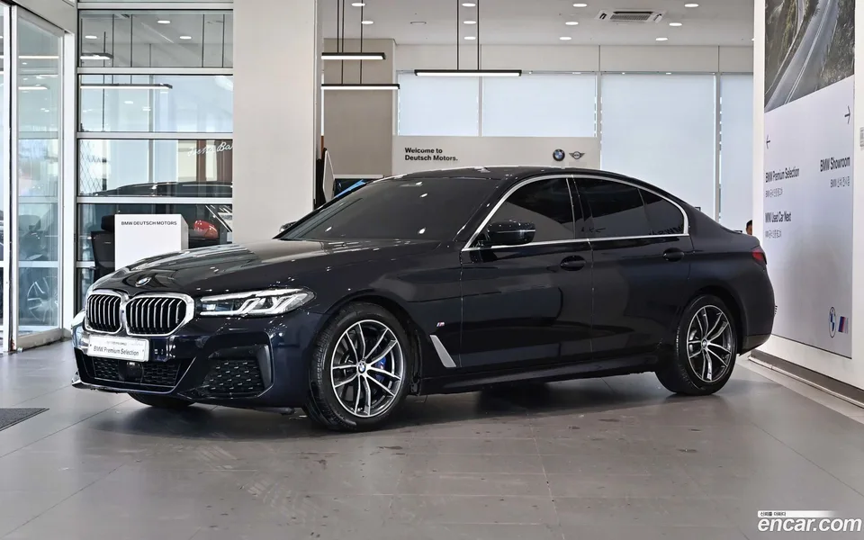 BMW 5 Series 520i M 2023 — фото 1, купить с доставкой в Москву