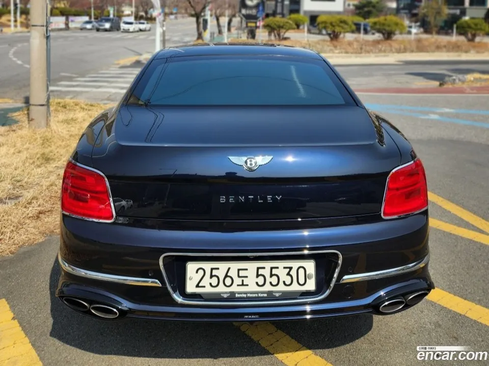 Bentley Flying Spur 4.0 2022 — миниатюра 4