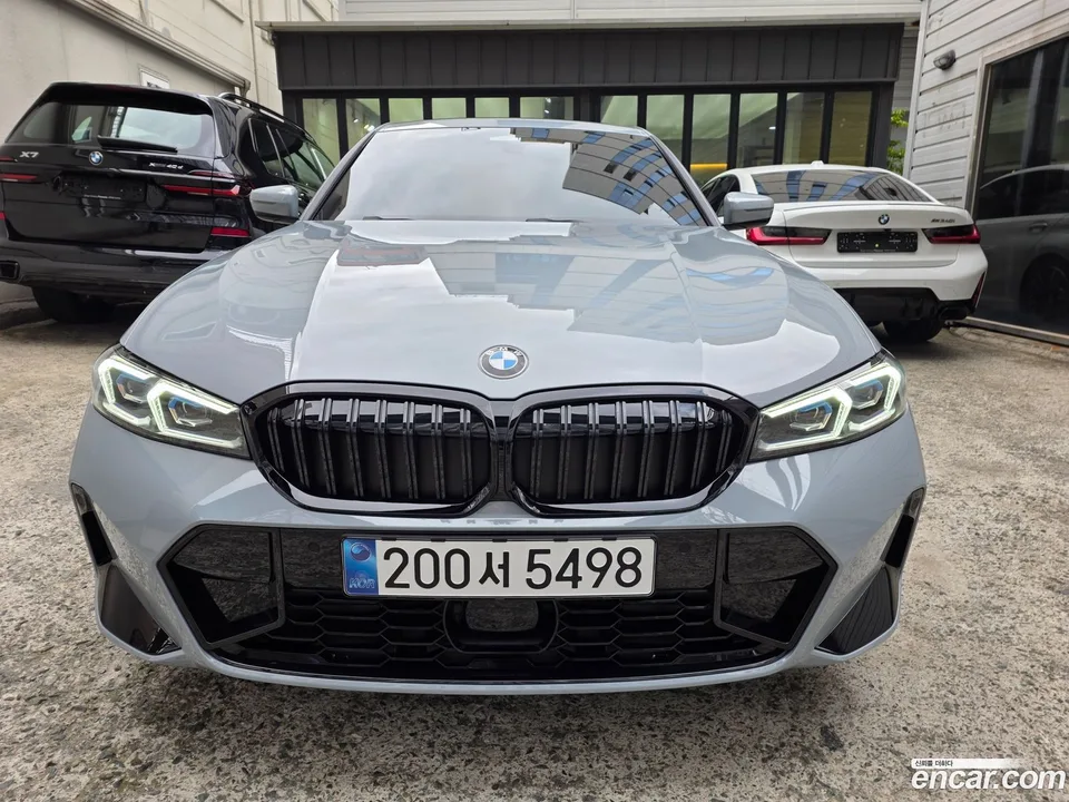 BMW 3 Series 320i M 2026 — миниатюра 2