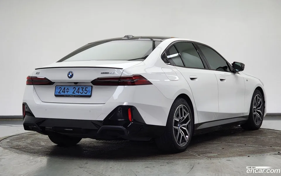 BMW i5 eDrive 40 M 2025 — миниатюра 2