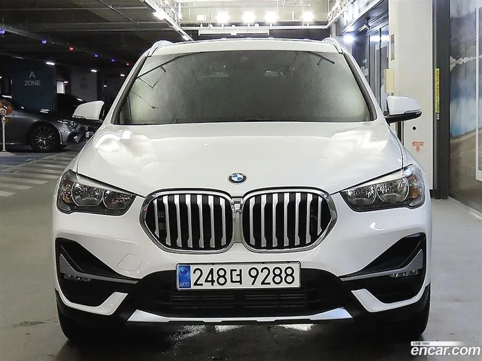 BMW X1 xDrive 20i xLine 2022 — миниатюра 2