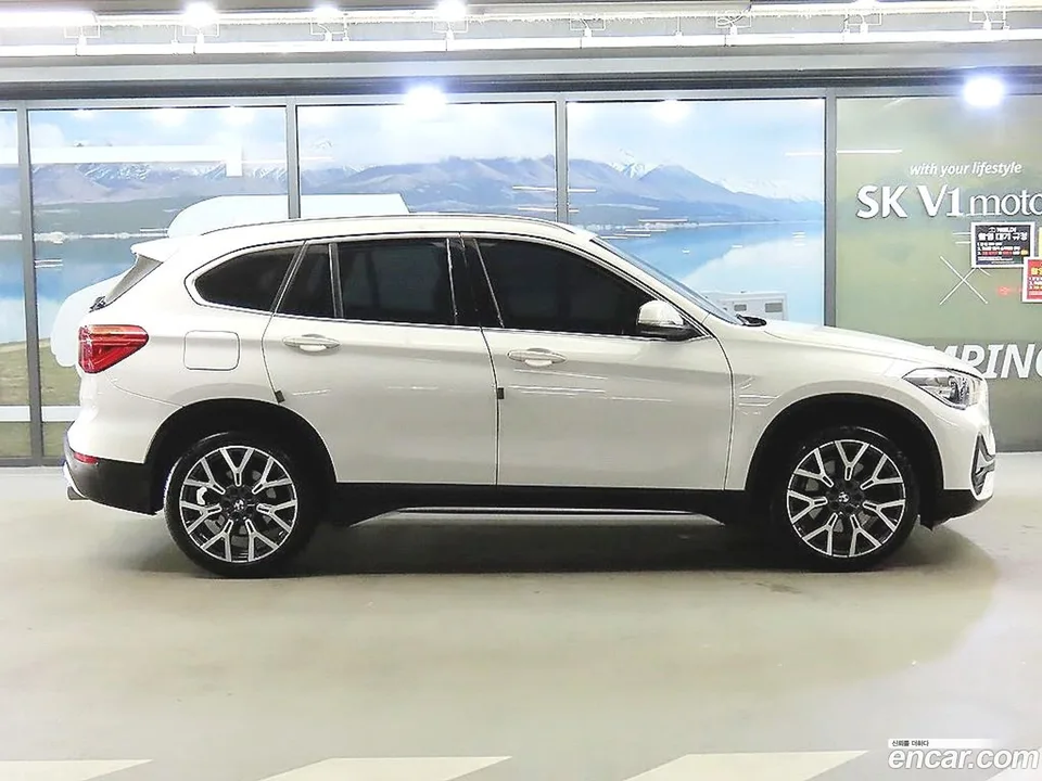 BMW X1 xDrive 20i xLine 2022 — миниатюра 3
