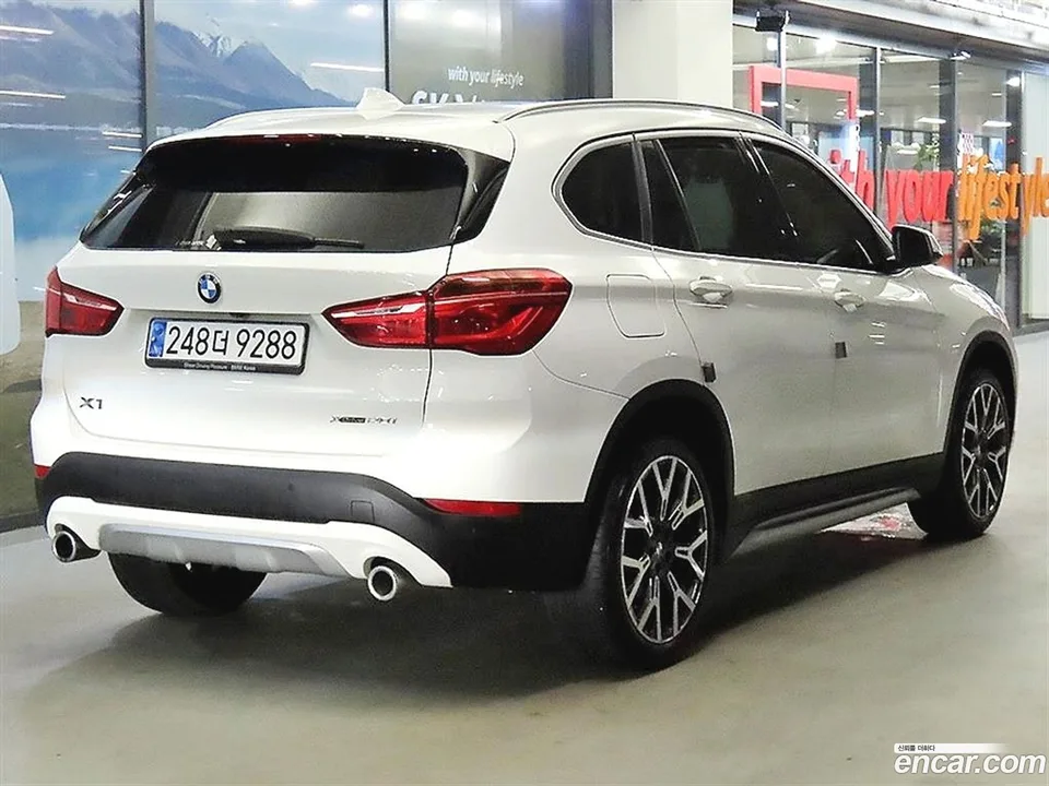 BMW X1 xDrive 20i xLine 2022 — миниатюра 4