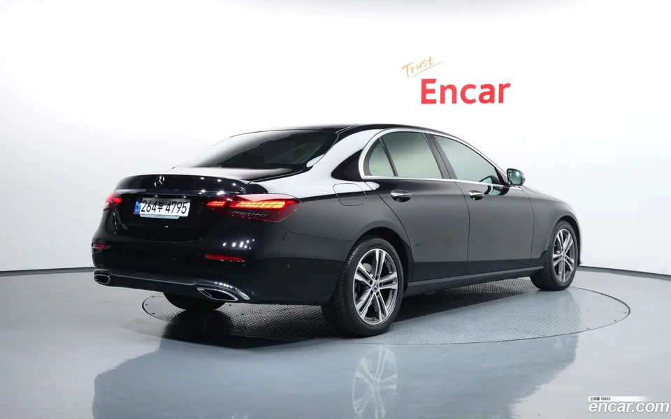 Mercedes-Benz E-Class E250 2023 — миниатюра 2
