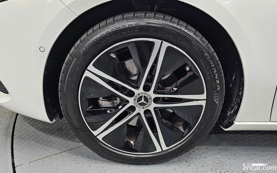 Mercedes-Benz A-Class A220 2025 — миниатюра 5