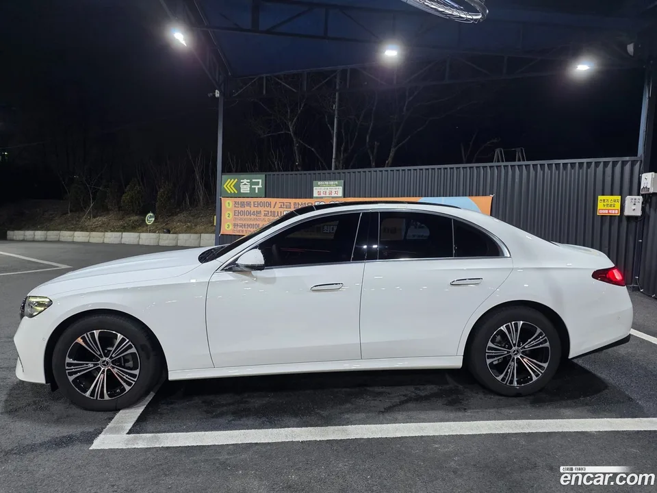 Mercedes-Benz E-Class E200 2025 — миниатюра 3