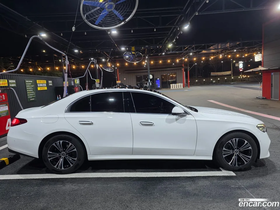 Mercedes-Benz E-Class E200 2025 — миниатюра 4